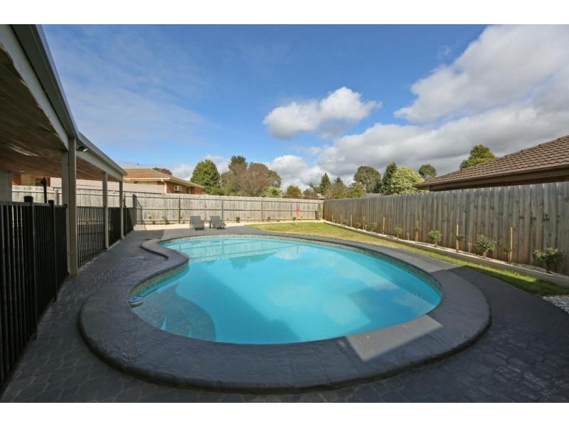 3 Barellan Close, Rowville VIC 3178