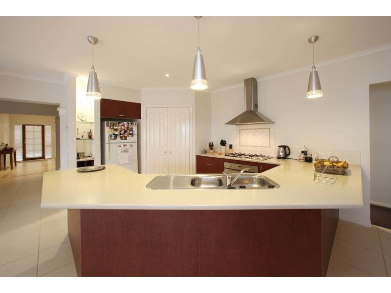 51 Jubilee Drive, Rowville VIC 3178