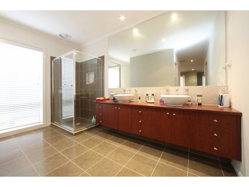 51 Jubilee Drive, Rowville VIC 3178