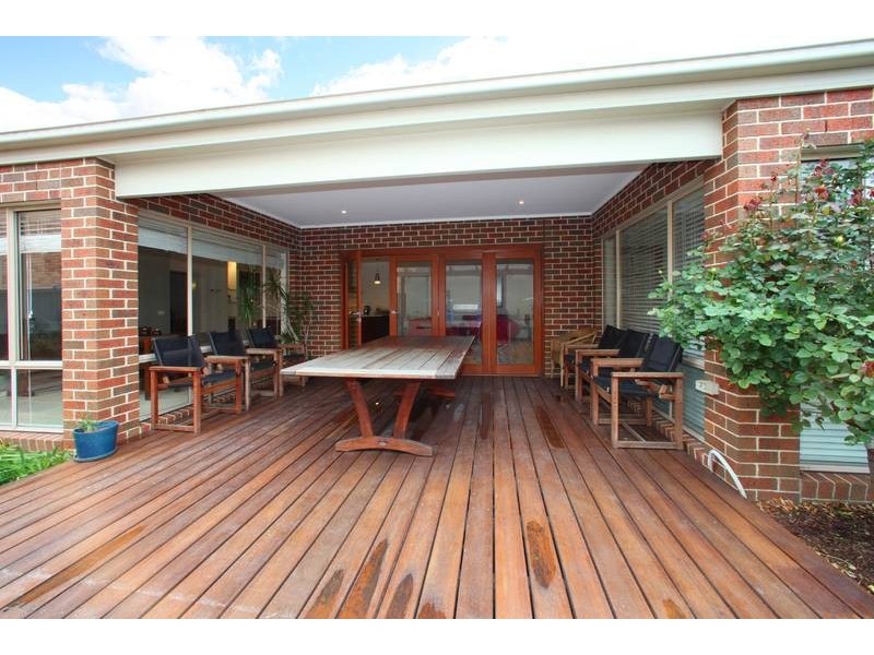 51 Jubilee Drive, Rowville VIC 3178