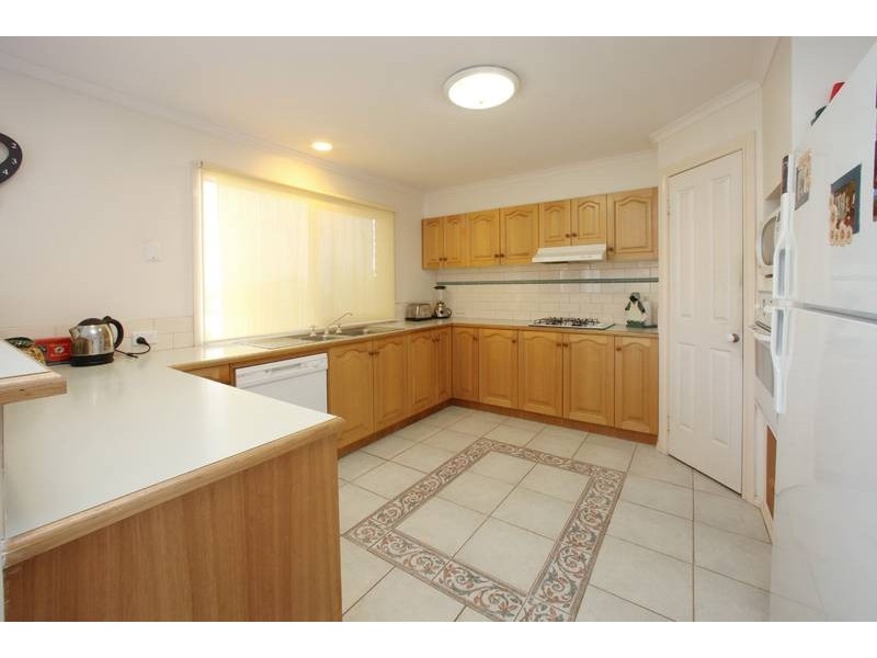 34 Quail Way, Rowville VIC 3178