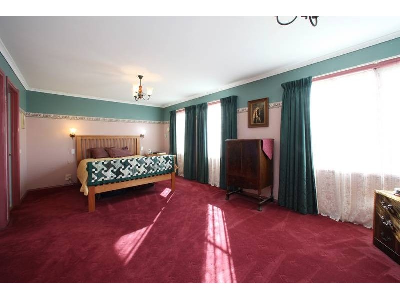 34 Quail Way, Rowville VIC 3178