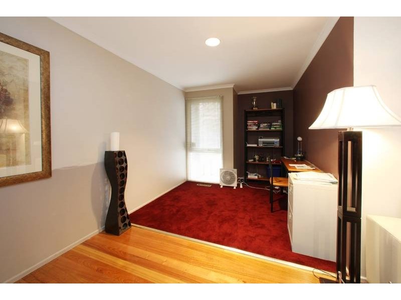 2/4 Matthews Court, Ferntree Gully VIC 3156