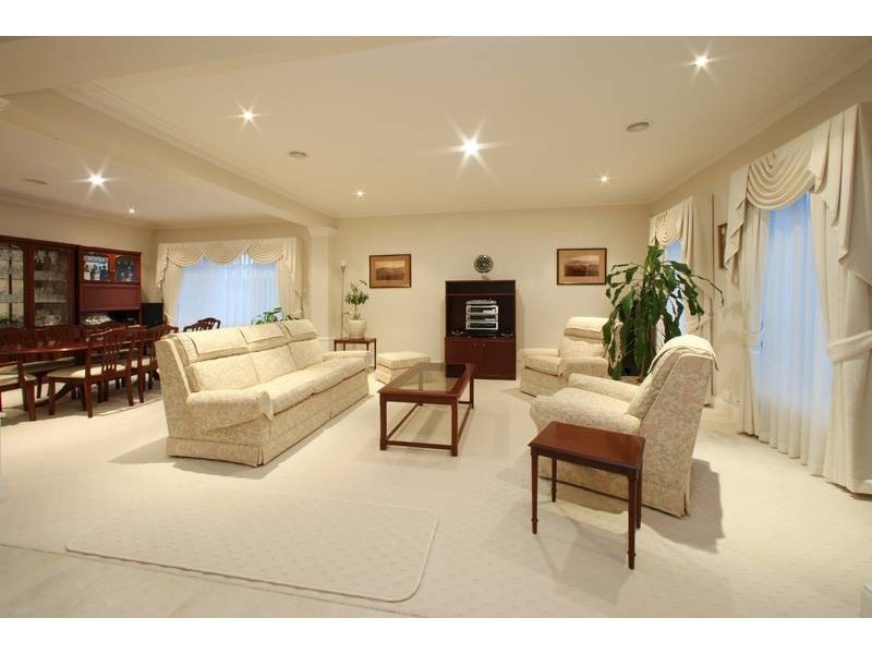 64 Langhorne Crescent, Rowville VIC 3178