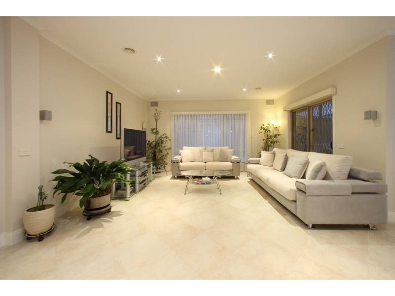 64 Langhorne Crescent, Rowville VIC 3178