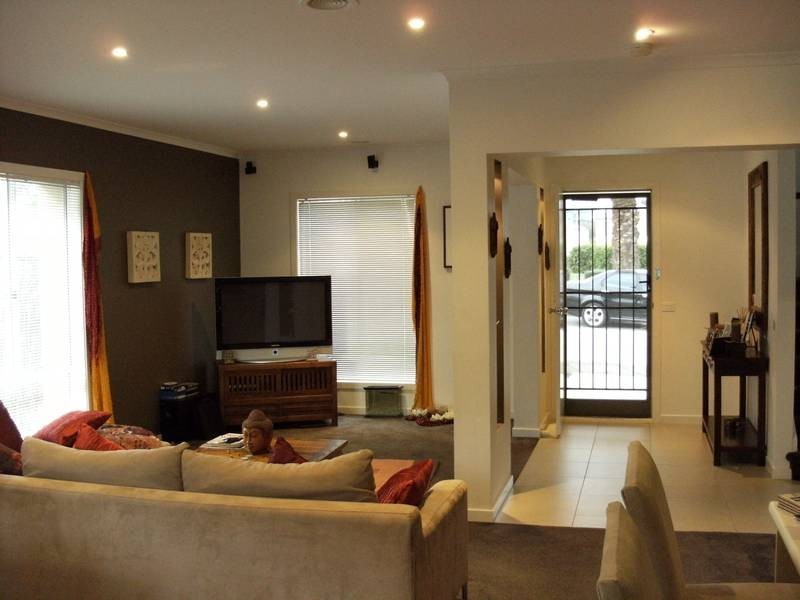 91 Sovereign Manors Crescent, Rowville VIC 3178