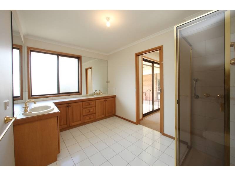 155 Dandelion Drive, Rowville VIC 3178