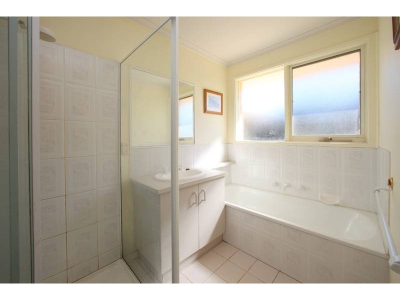 9 Landsborough Avenue, Rowville VIC 3178