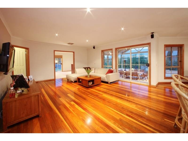 27 Claremont Way, Lysterfield VIC 3156