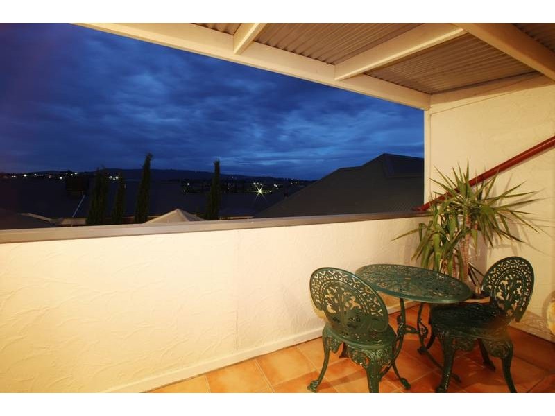 27 Claremont Way, Lysterfield VIC 3156