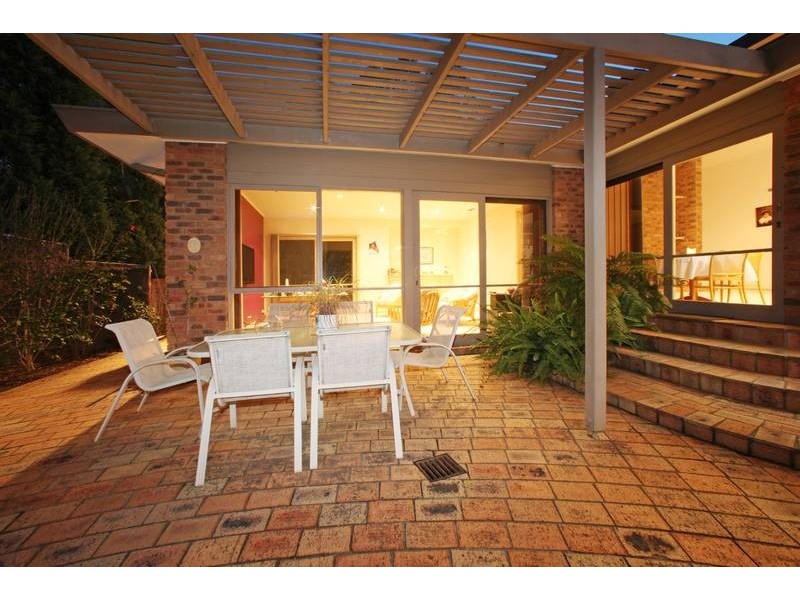 33 Candlebark Quadrant, Rowville VIC 3178