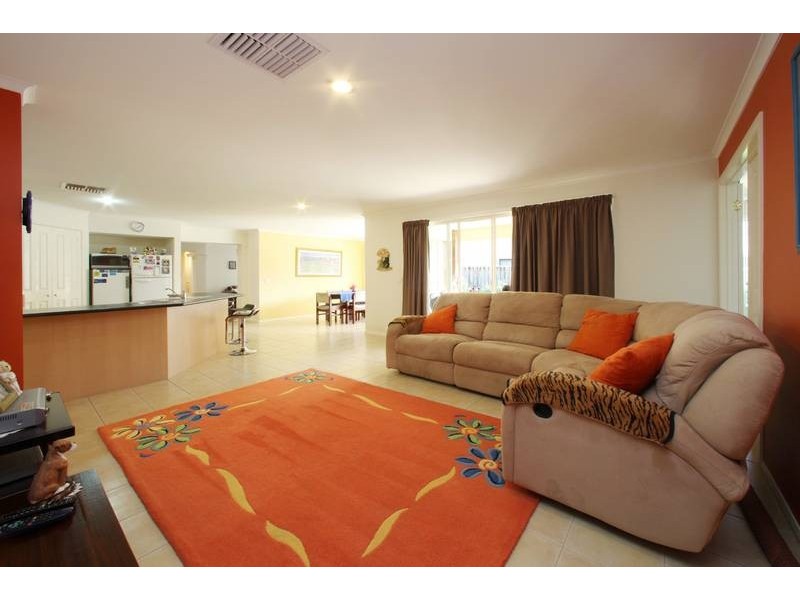 47 Langhorne Crescent, Rowville VIC 3178