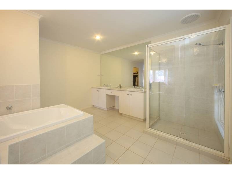 47 Langhorne Crescent, Rowville VIC 3178