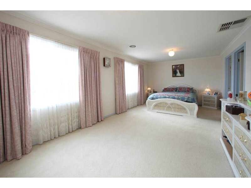 14 Tanglewood Road, Rowville VIC 3178