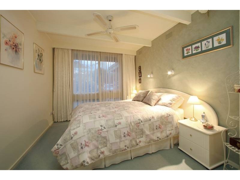 17 Westley Street, Ferntree Gully VIC 3156