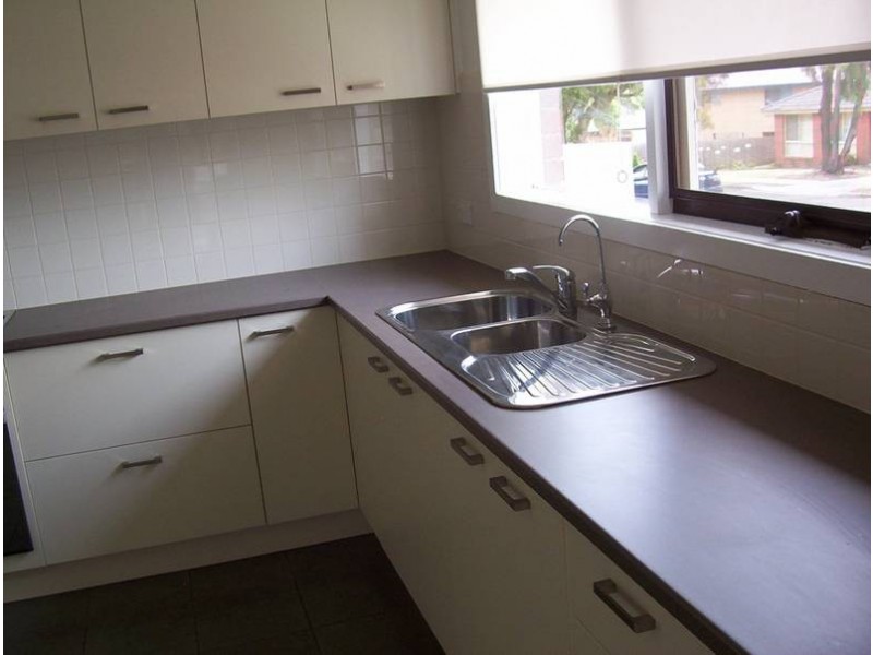 1/3 Deschamp Crescent, Rowville VIC 3178