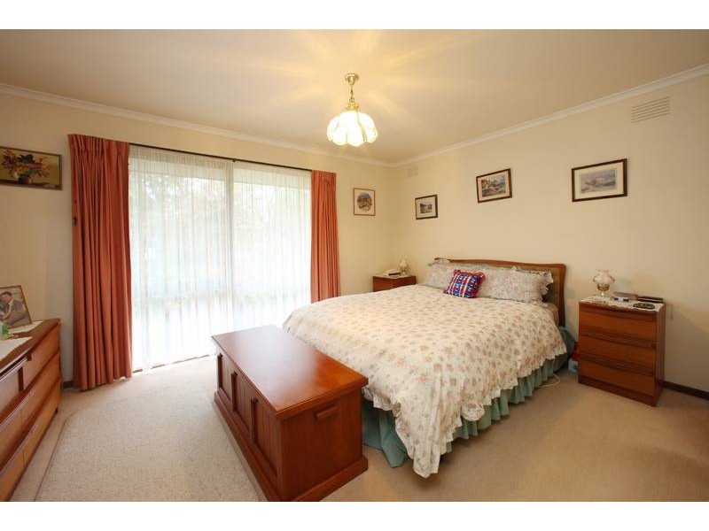 17 Mantung Crescent, Rowville VIC 3178