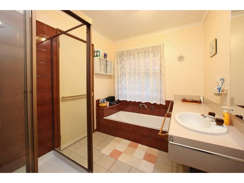 17 Mantung Crescent, Rowville VIC 3178