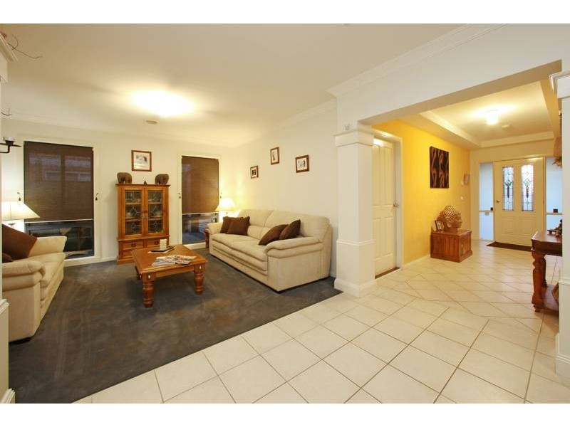 28 Ellendale Street, Rowville VIC 3178