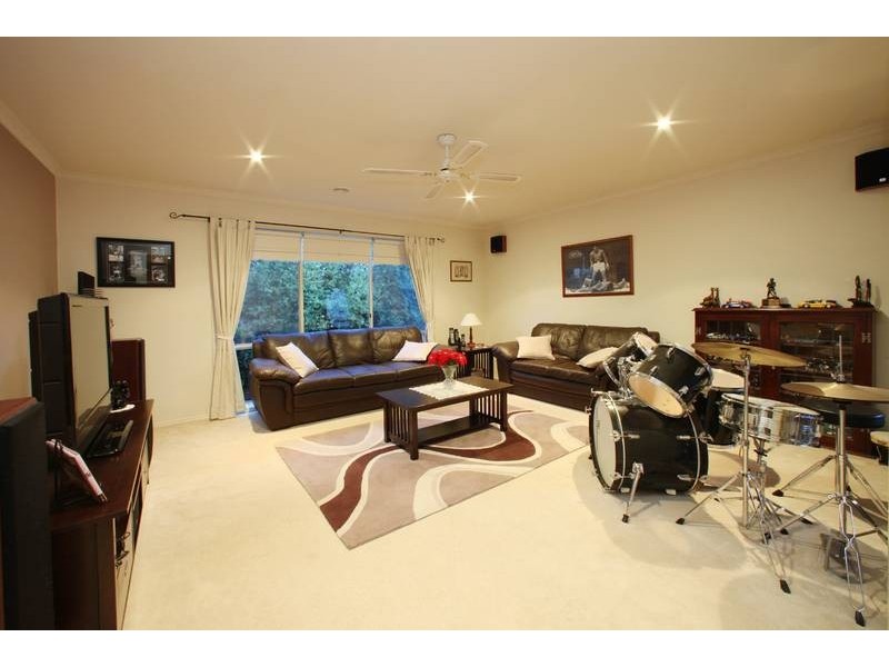 44 Kilcunda Drive, Rowville VIC 3178