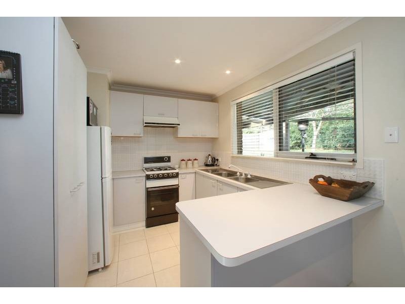 17 Erskine Drive, Rowville VIC 3178