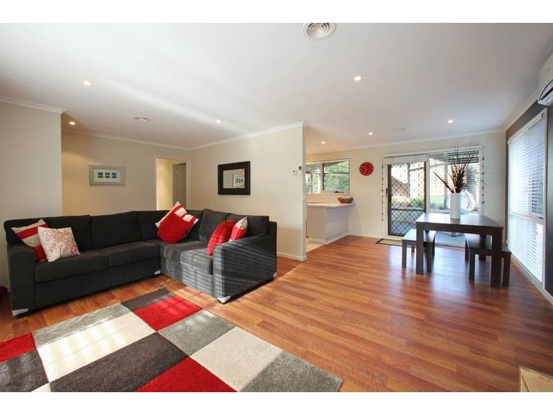 17 Erskine Drive, Rowville VIC 3178