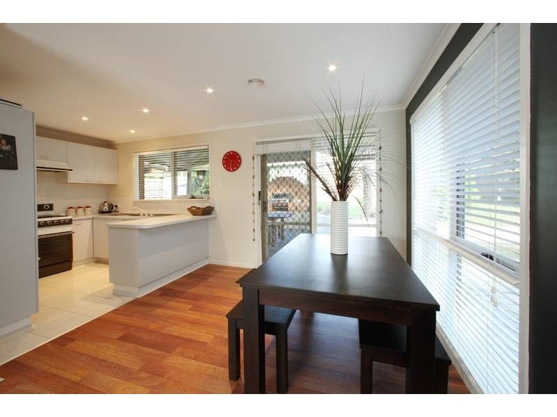 17 Erskine Drive, Rowville VIC 3178
