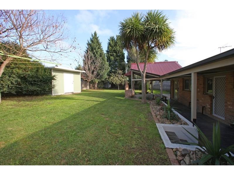 17 Erskine Drive, Rowville VIC 3178