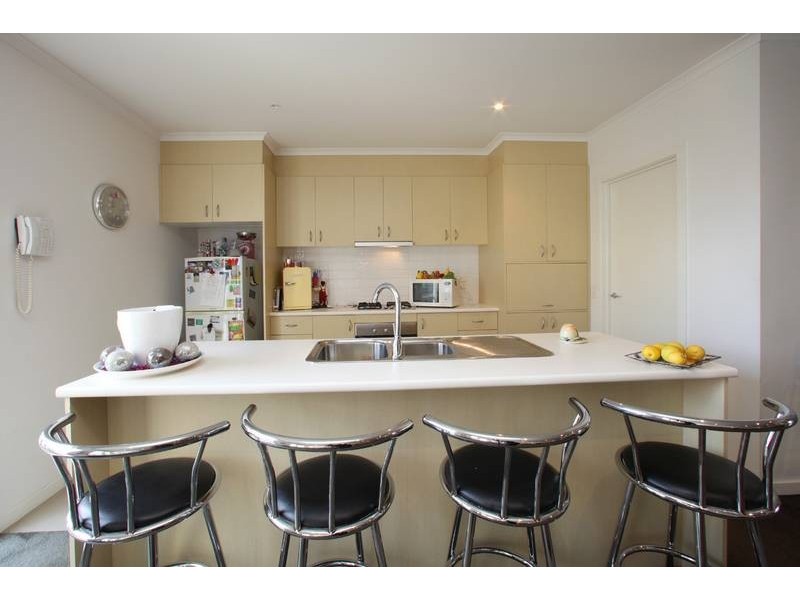 94 Sovereign Manors Crescent, Rowville VIC 3178