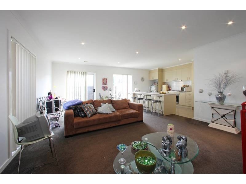 94 Sovereign Manors Crescent, Rowville VIC 3178