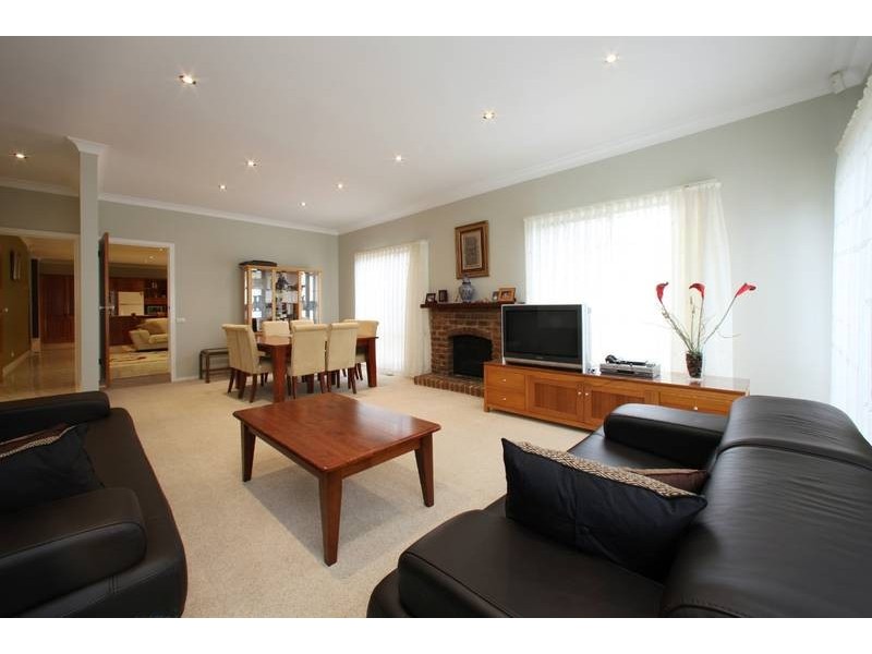 64 Turramurra Drive, Rowville VIC 3178