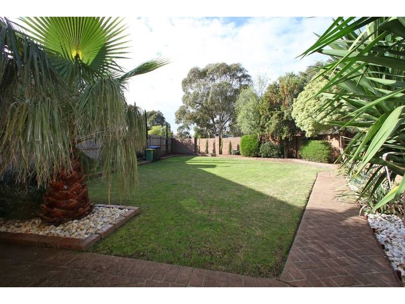 64 Turramurra Drive, Rowville VIC 3178