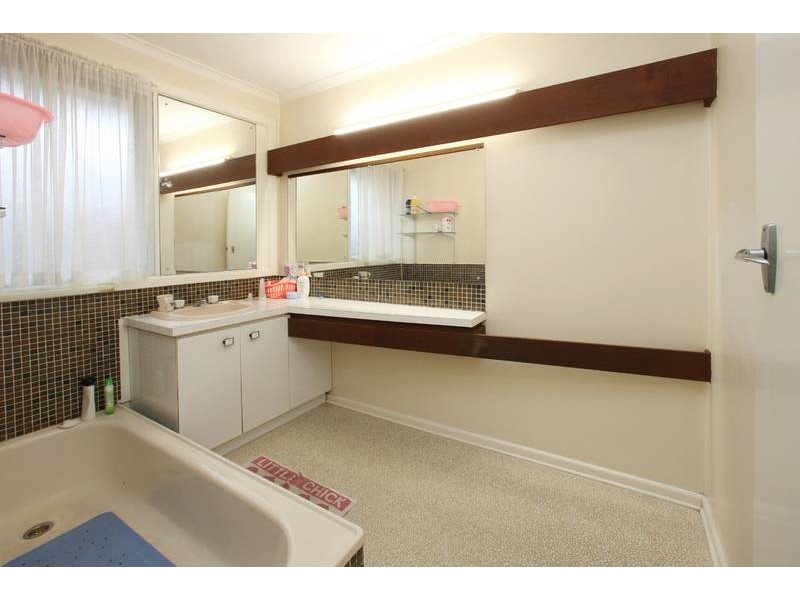 18 Roma Street, Scoresby VIC 3179