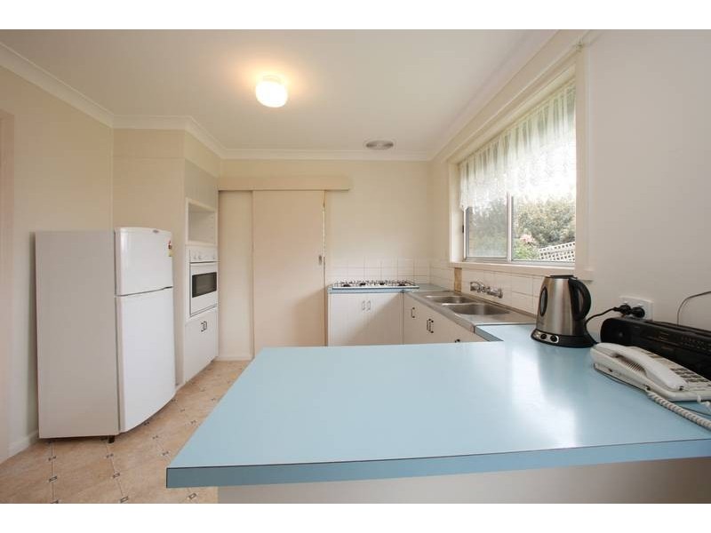 15 Latona Avenue, Knoxfield VIC 3180