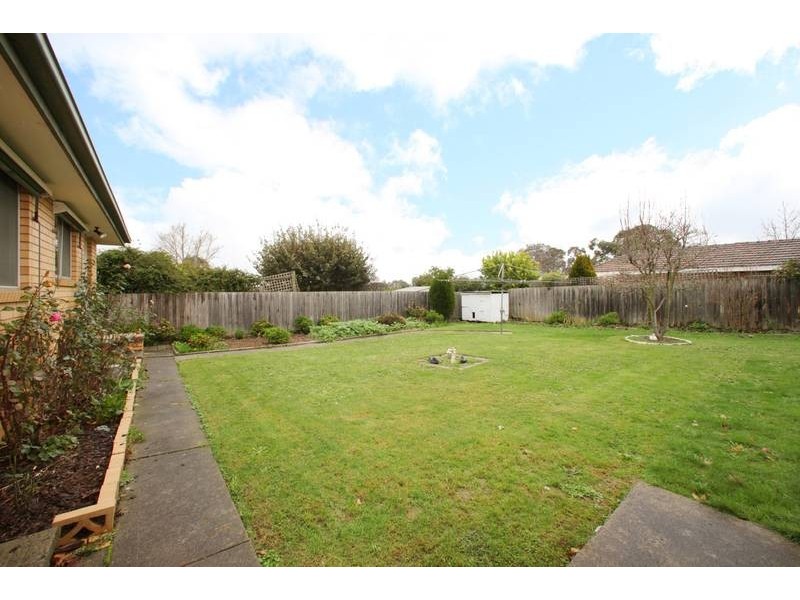 15 Latona Avenue, Knoxfield VIC 3180