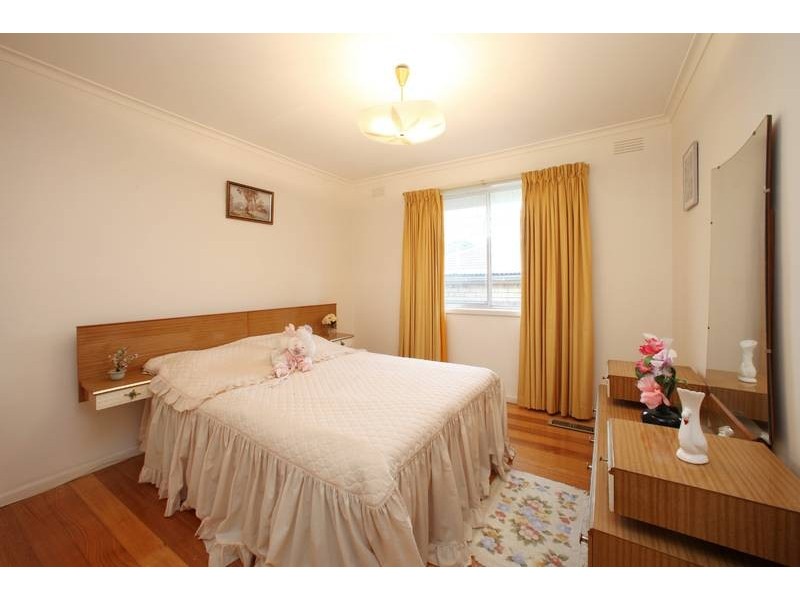 15 Latona Avenue, Knoxfield VIC 3180