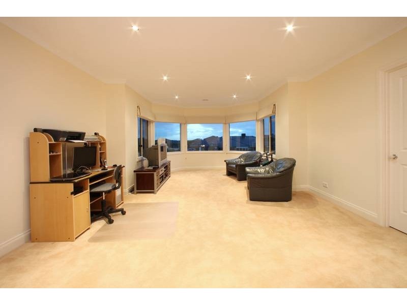 62 Langhorne Crescent, Rowville VIC 3178