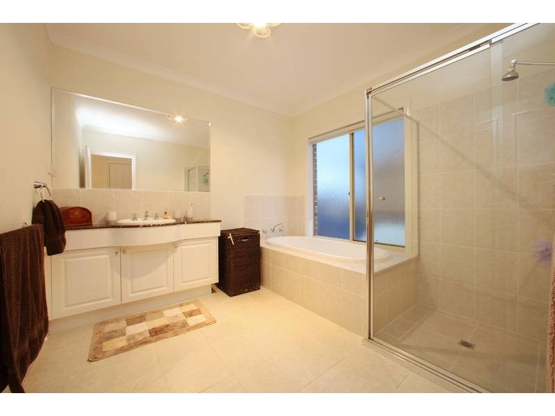 62 Langhorne Crescent, Rowville VIC 3178
