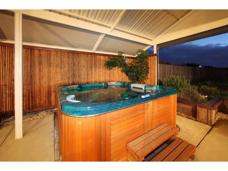 62 Langhorne Crescent, Rowville VIC 3178