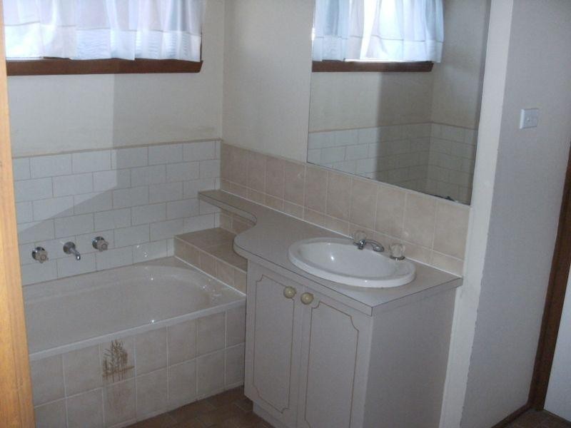 10 Valleyview Drive, Rowville VIC 3178