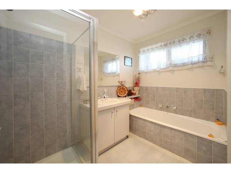 2 Settlers Court, Rowville VIC 3178