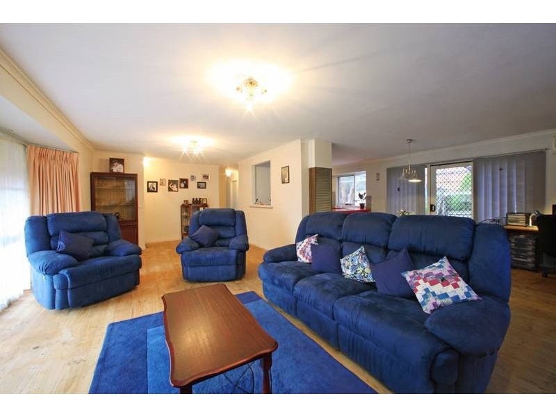 301 Dandelion Drive, Rowville VIC 3178
