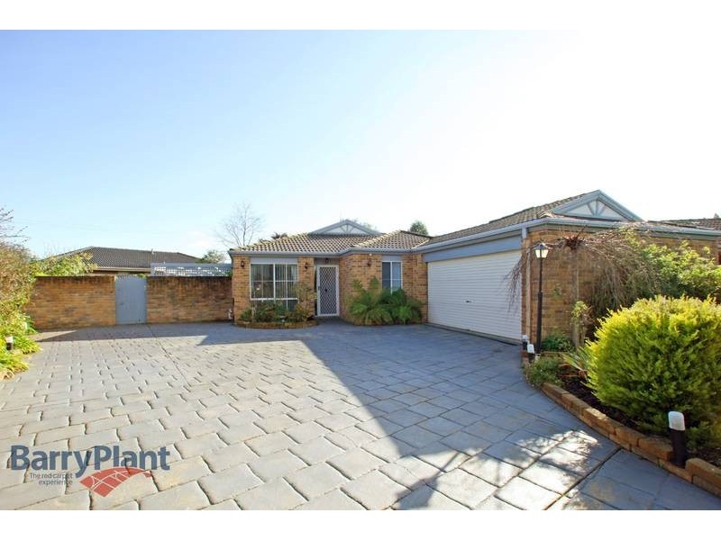 12 Stephanie Close, Ferntree Gully VIC 3156