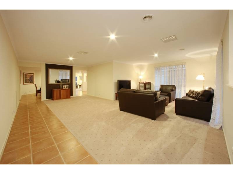 5 Grosvenor Road, Rowville VIC 3178