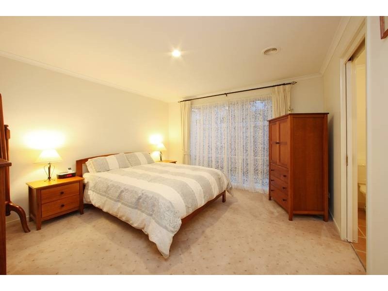 5 Grosvenor Road, Rowville VIC 3178