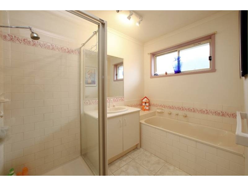 72 Quail Way, Rowville VIC 3178