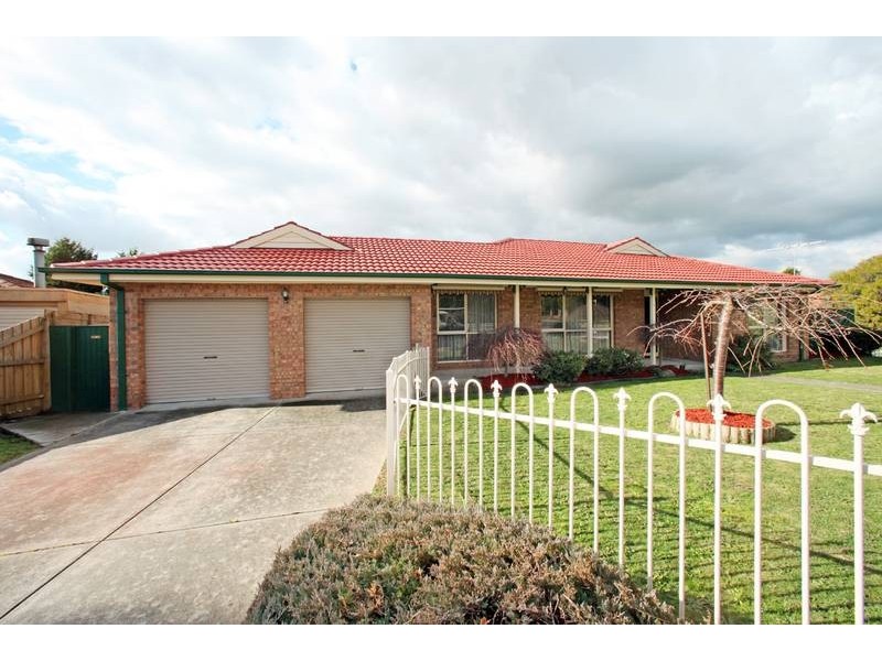 2 Erskine Drive, Rowville VIC 3178