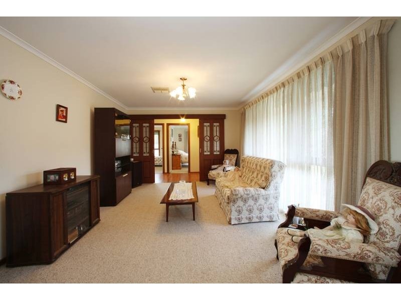 2 Erskine Drive, Rowville VIC 3178