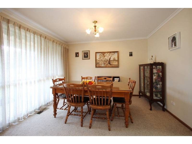 2 Erskine Drive, Rowville VIC 3178