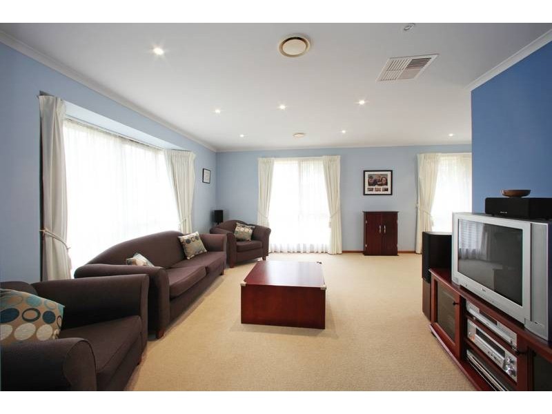 125 Kellbourne Drive, Rowville VIC 3178